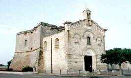 chiesa di San Pietro in Bevagna vacanza in puglia 500 metri da hotel caraibisiaco chiesa di San Pietro in Bevagna vacanza in puglia 500 metri da hotel caraibisiaco